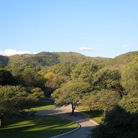 Howard Johnson Hotel & Spa Villa General Belgrano Bagian luar foto