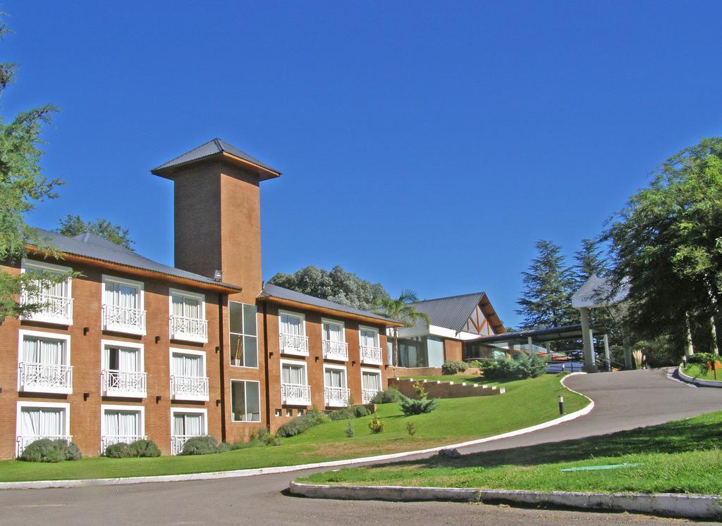 Howard Johnson Hotel & Spa Villa General Belgrano Bagian luar foto