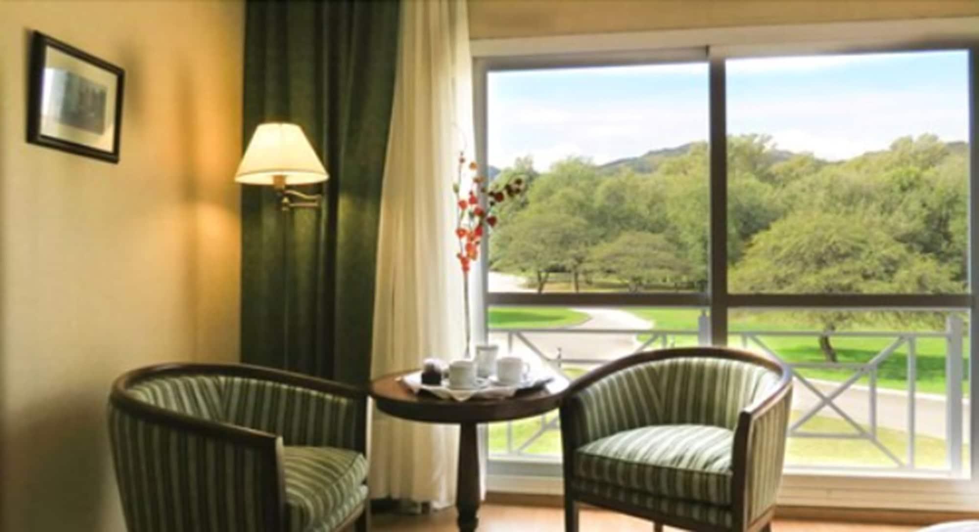 Howard Johnson Hotel & Spa Villa General Belgrano Bagian luar foto