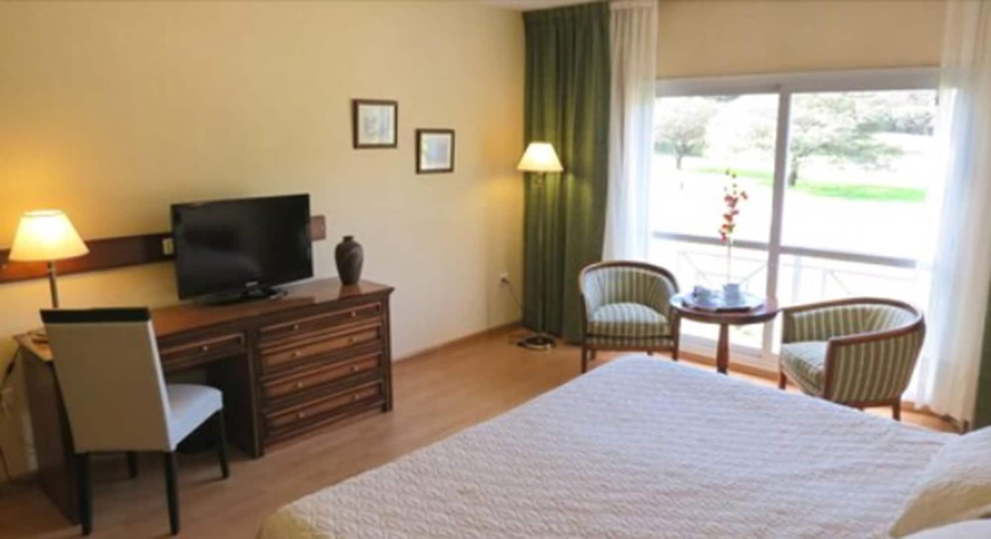 Howard Johnson Hotel & Spa Villa General Belgrano Bagian luar foto