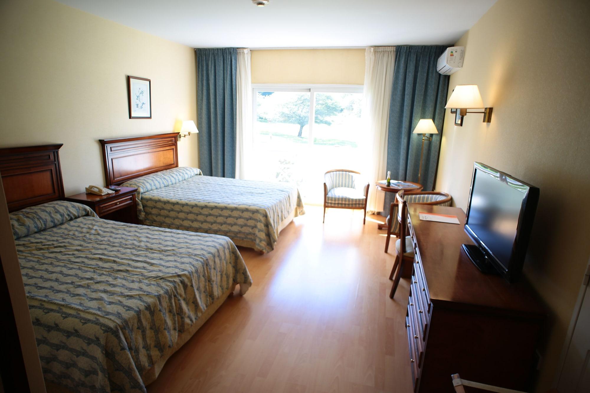 Howard Johnson Hotel & Spa Villa General Belgrano Bagian luar foto