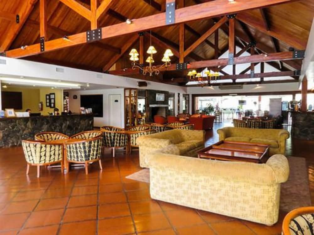 Howard Johnson Hotel & Spa Villa General Belgrano Bagian luar foto