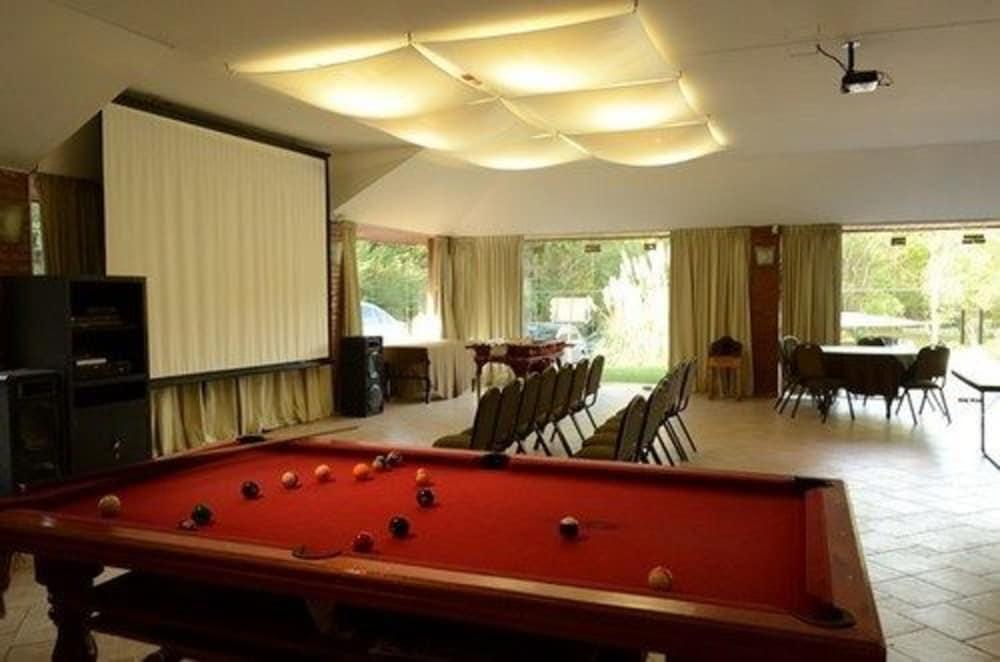 Howard Johnson Hotel & Spa Villa General Belgrano Bagian luar foto