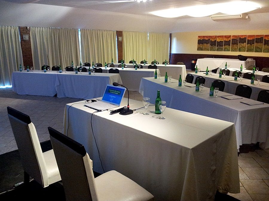 Howard Johnson Hotel & Spa Villa General Belgrano Bagian luar foto
