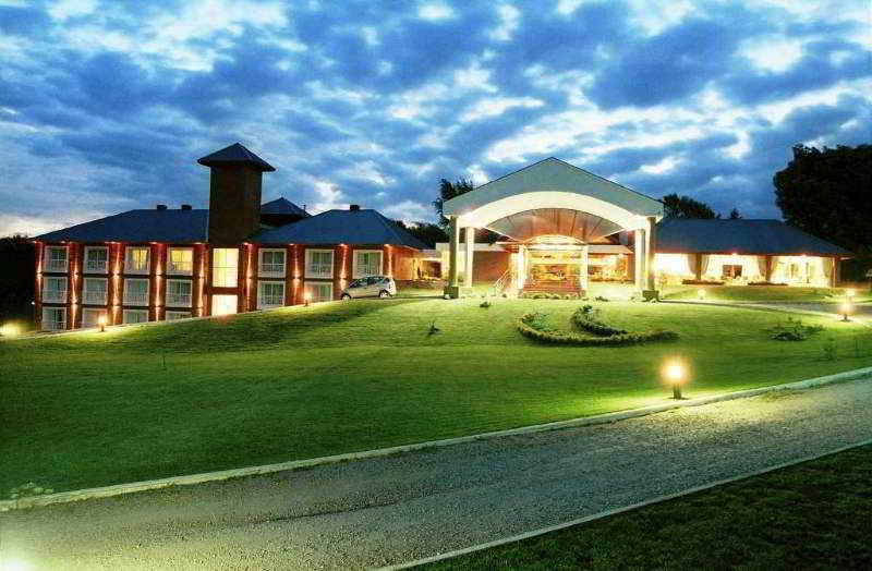 Howard Johnson Hotel & Spa Villa General Belgrano Bagian luar foto