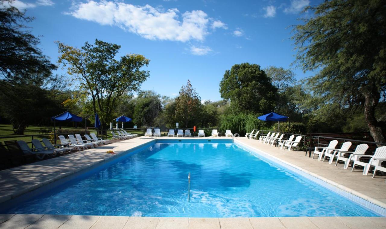 Howard Johnson Hotel & Spa Villa General Belgrano Bagian luar foto